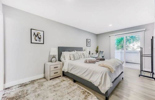 497-Upscale Family Home w AC & Patio near Meta & Stanford - Foto 48