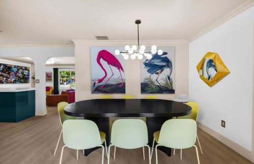 5 Min to Beach - Heated Pool Hot Tub 85 TV's BBQ Games - Foto 47