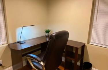 Modern 3-bedroom, big fence yard, Pets stay free - Foto 25