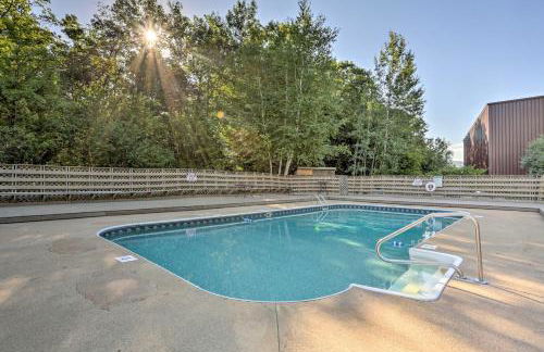 Lake Getaway Walk Across Street to Private Beach! - Foto 15