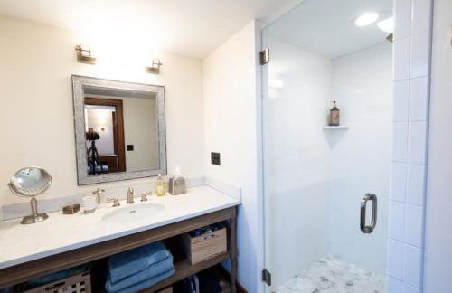 Berkshire Vacation Rentals: Centrally Located Historical Home - Foto 20