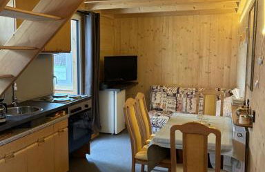 Geräumiges Tiny Haus für 1 bis 8 Personen mit Infrarotkabine - Foto 3