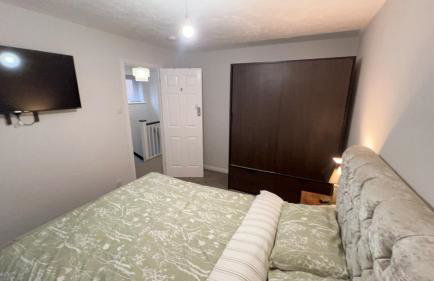 Cosy 4 bedroom holiday let Stevenage 22mins from London on the train - Foto 26