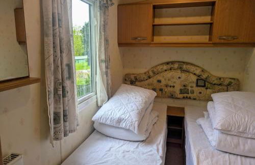 Family-Friendly Woodland Caravan Pool & Bar - Foto 6