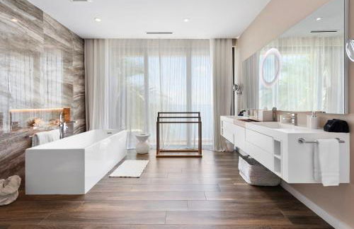 Best Bayfront View New construction w pool - Foto 46