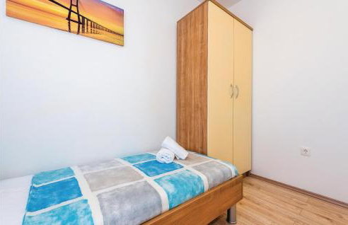 Six-Bedroom Holiday Home In Rogoznica - Foto 37