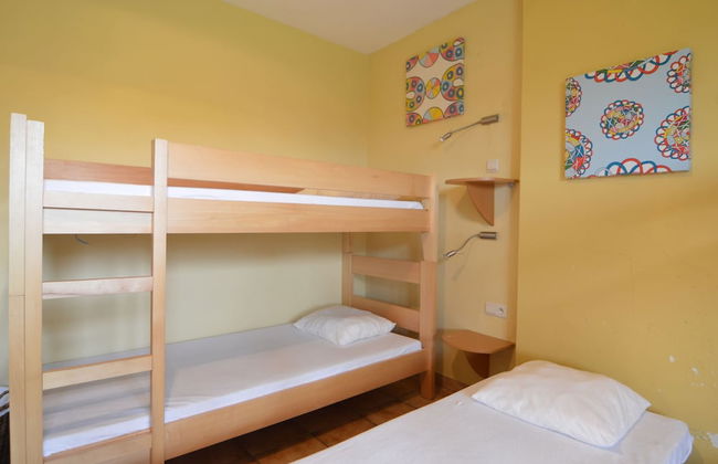 Grand Villa With Bubble Bath - Photo 25