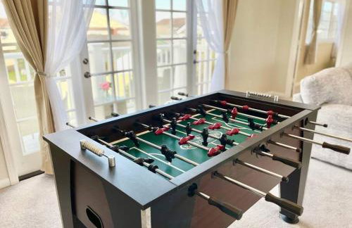 New Charming Spacious Disneyland Pool Home - Photo 55