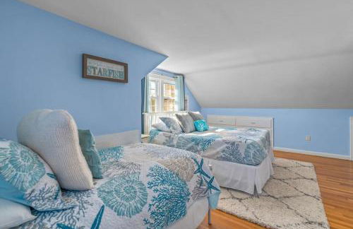 Charming House by the Beach with Patio Grill and FirePit - Foto 33