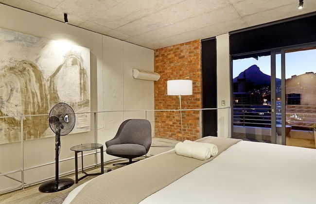 Metropolis 1108 - Adults Only - Photo 4