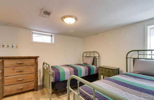 Breezy Point Cabin Deck with Golf Course Views! - Foto 18