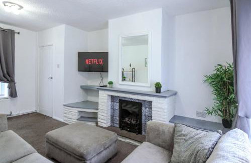 Modern 2BR Home in SK14, WIFI, Parking, Sleeps 5 - Foto 19