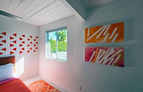 As seen on HGTV Desert Flippers The Pink Door - Foto 29