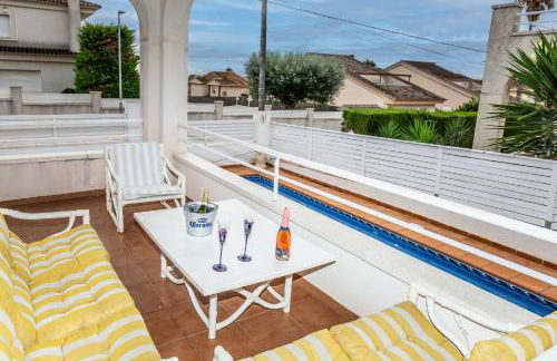 Casa con piscina privada cerca de playa - Photo 5