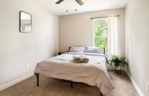 Black and White Retreat 8min to downtown - Foto 24