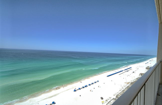 Stylish Oceanfront Condo with Beach and Picnic Area Access - Unit 1706 by RedAwning - Foto 33