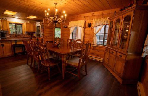 Warm Woodland Getaway with Land - Foto 23