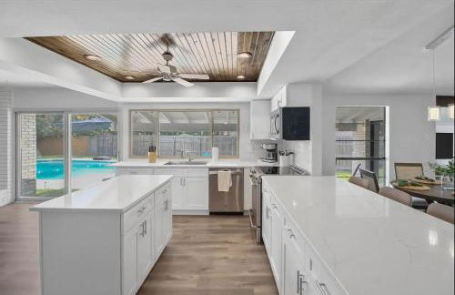 Stylish Retreat, Large Pool! Pet & Family Friendly - Foto 13