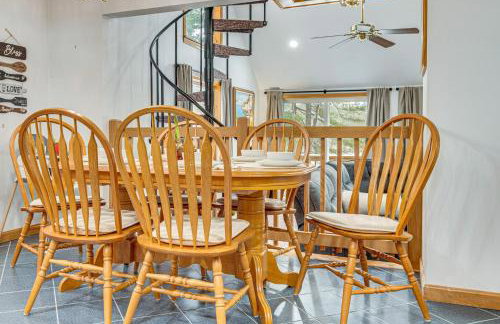 Family Retreat Near Winter Trails in Wakefield! - Foto 7