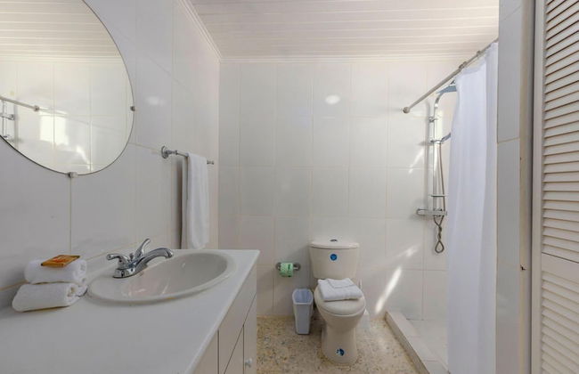 3BR Home w Pool in Downtown 5min Walk 2 Beach - Foto 15