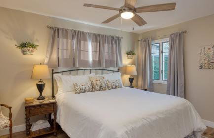 Coastal Retreat with Hot Tub Ocean Views Backyard Fun Newport Oasis by AvantStay - Foto 19