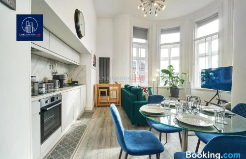 Last-Minute Reserve l Sleeps Up to 4 Guests l Flat 1 l One-Bedroom Apartment with King Bed and High Ceilings Near Camden by Live London Short Lets & Serviced Accommodation - Foto 21
