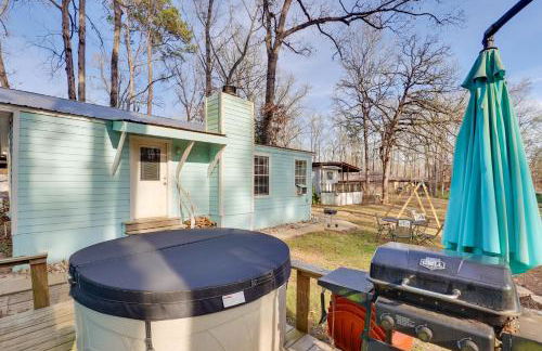 Hot Tub and Boat Ramp! Home on Toledo Bend Reservoir - Photo 3