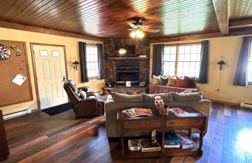 The Game Cabin at Rustic River - Foto 4