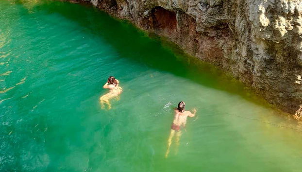 Nadando no cenote Kaab Ha