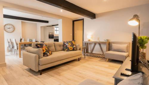 Stylish & modern terraced home Sleeps up to 11 - Foto 3