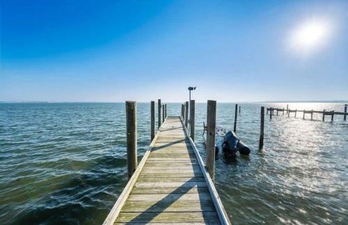 Black Swan- Beachfront Home with Year-Round Jacuzzi - Foto 33