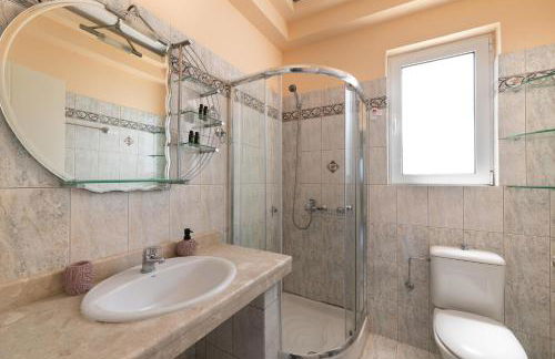 White&Blue Beachfront Luxury Suite - Foto 33