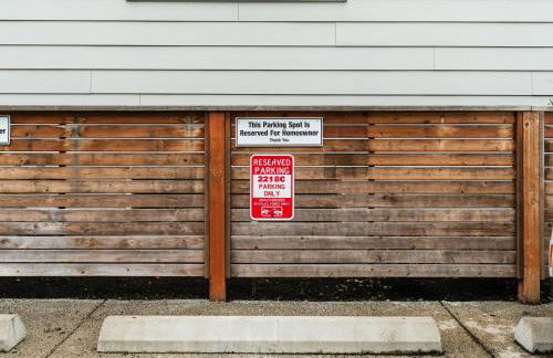 Lux Townhome With Parking and Rooftop Putting Green - Foto 33