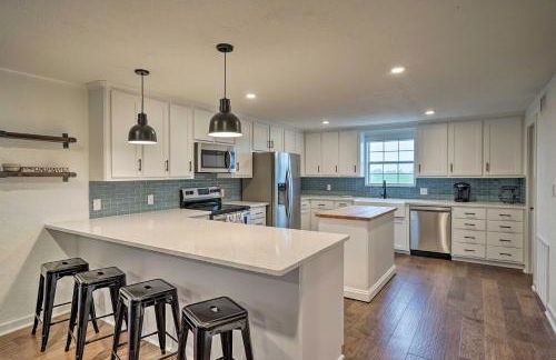 Fire Pit, Pickleball, Pool! Schulenburg Farmhouse - Foto 10