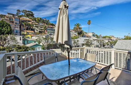 Tropical Island Escape with Deck, Walk to Avalon Bay - Foto 1