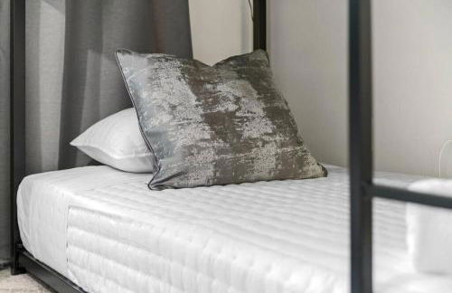 Luxury pool home near the beach! - Foto 24