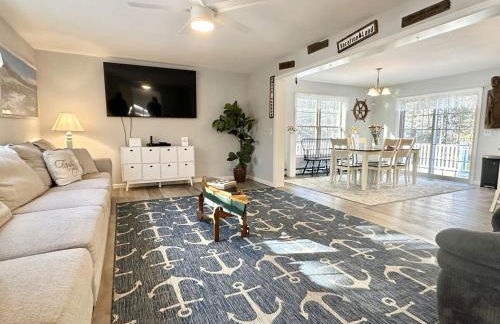 5BR Waterfront Hot Tub Kids Playscape Pets Family Compound! - Foto 61