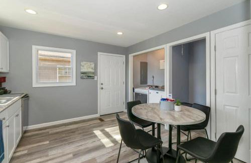 Furnished Ranch Home with FREE washer and dryer - Foto 3