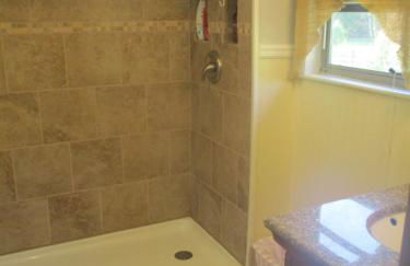 Historic cabin off I-77, views, antiques, Wi-fi, wonderful experience for 2! - Foto 25