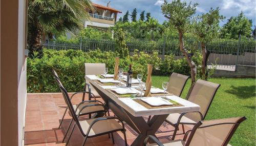 Two-Bedroom Holiday Home In Livanates - Foto 4