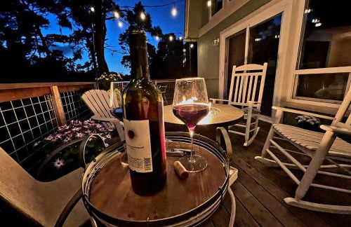 Forest Home with Deck, EV Station, King Beds - Foto 40