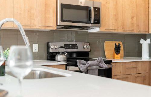 Riviere 3BR Apartment Stylish King Family Pets Friendly Pool & Gym Near Epic Universe - Foto 9