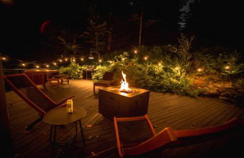 Imaginative Octogonal Glass Treehouse on Seven Private Acres near Great Barrington, MA - Foto 9