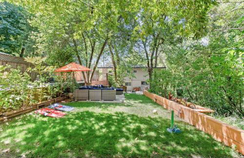 Relaxing River Retreat Near Moms Beach with Patio - Foto 41