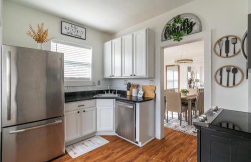 Luxury Short and Midterm Hyde Park Getaway - Photo 17