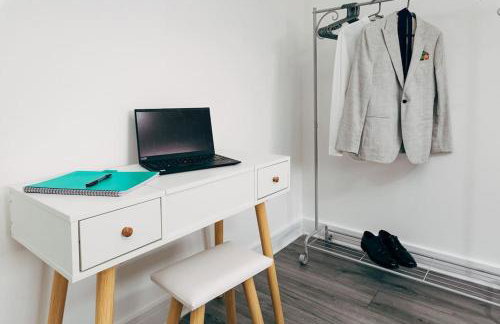 Park & Relax in 1bd Central Liverpool home - Foto 5