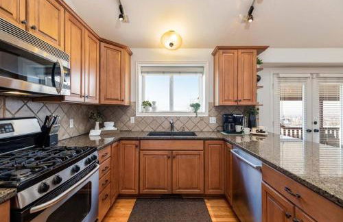 Adventure Retreat Hot Tub, Ping Pong, Close Mtn - Foto 16