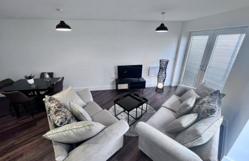 Modern 2 bed close to Bicester Village, Parking - Foto 25