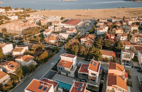 Kyan Executive Suites - Photo 12