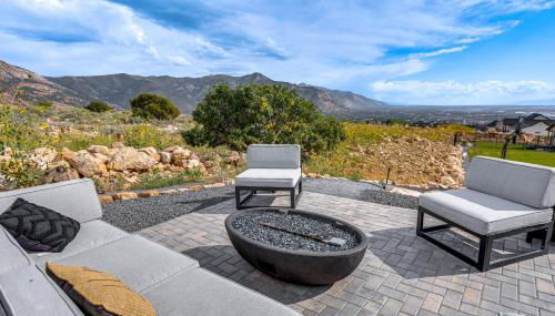 Pool Table and Putting Green! Scenic Ogden Escape - Foto 1